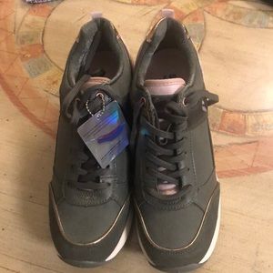 NWOT Skechers Street- Street Billion Subtle Spots Air-Cooled Memory Foam Sneaker